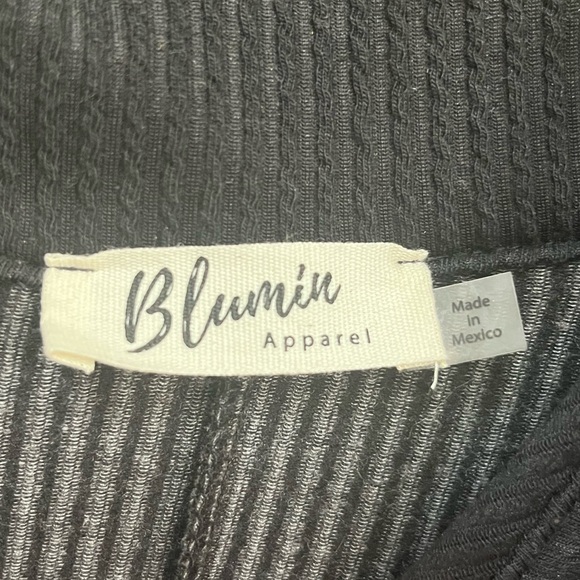 NWOT - Blumin Apparel - Colorblock Black & Gray Collared Blouse - Woman's 3XL - Picture 3 of 5